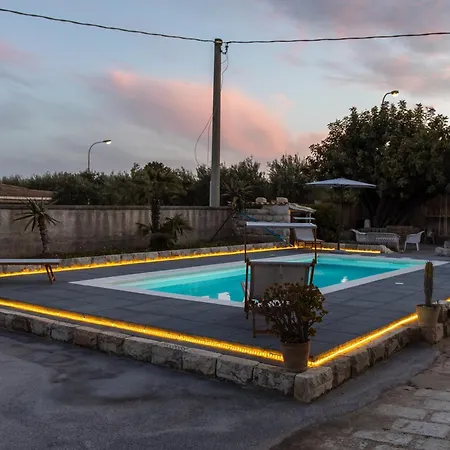 Nyaraló Scrusciu Ri Mari, Noto Lido di Noto